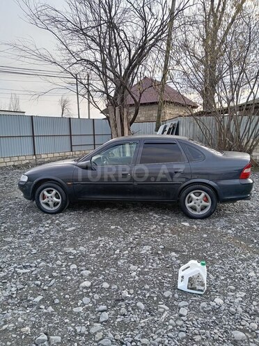 Opel Vectra 1996, 425,365 km - 1.6 l - Zaqatala