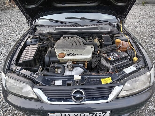 Opel Vectra 1996, 425,365 km - 1.6 l - Zaqatala