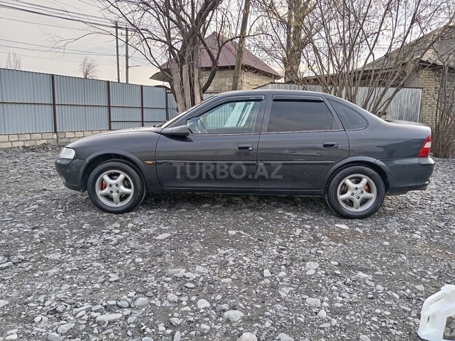 Opel Vectra 1996, 425,365 km - 1.6 l - Zaqatala