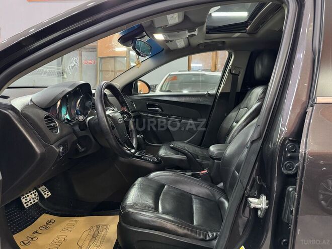 Chevrolet Cruze-16