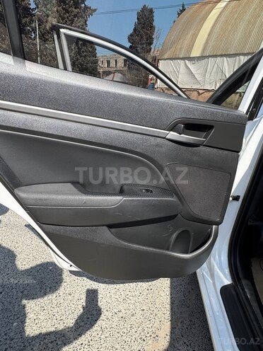 Hyundai Avante 2016, 158,200 km - 1.6 l - Bakı