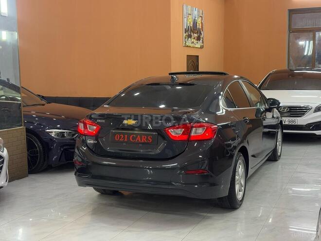 Chevrolet Cruze-12