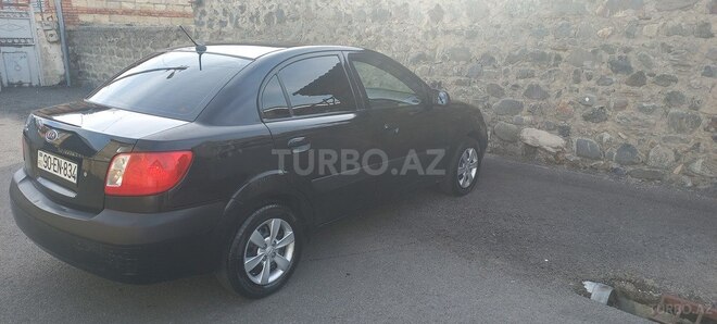 Kia Rio 2008, 353,000 km - 1.4 l - Qax