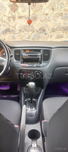 Kia Rio 2008, 353,000 km - 1.4 l - Qax