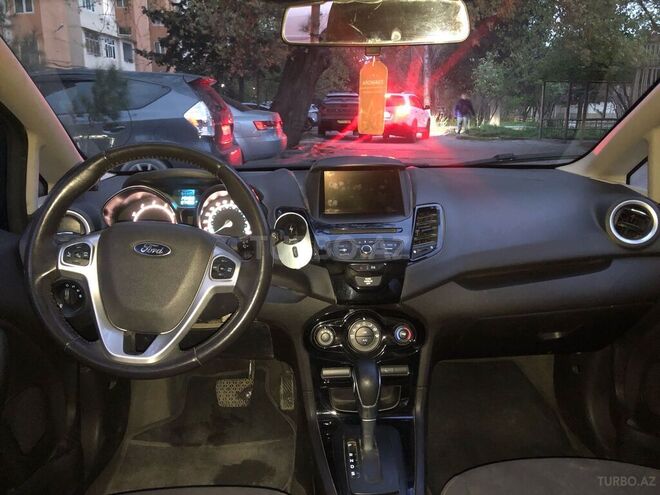 Ford Fiesta 2015, 120,057 km - 1.6 l - Bakı