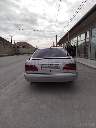 Mercedes E 200 1997, 111,000 km - 2.0 l - Bakı