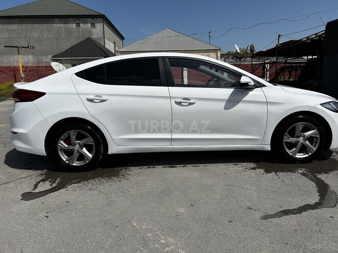 Hyundai Avante 2017, 174,000 km - 1.6 л - Bakı