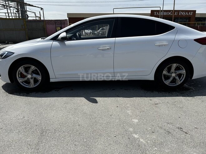Hyundai Avante 2017, 174,000 km - 1.6 л - Bakı