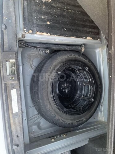 Mercedes E 200 1996, 300,000 km - 2.0 l - Tovuz