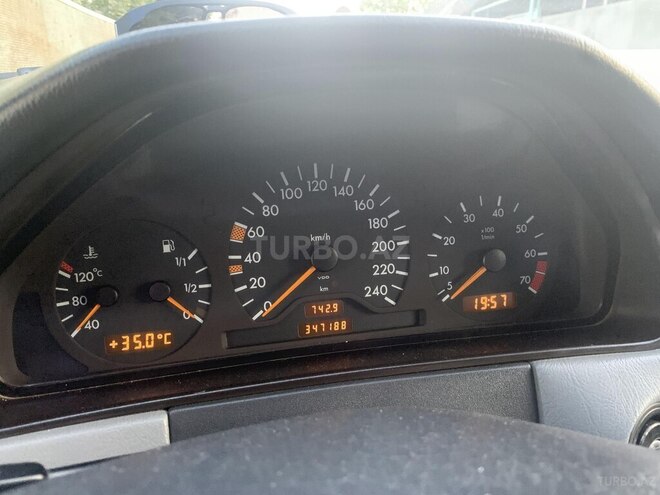 Mercedes E 200 1996, 300,000 km - 2.0 l - Tovuz