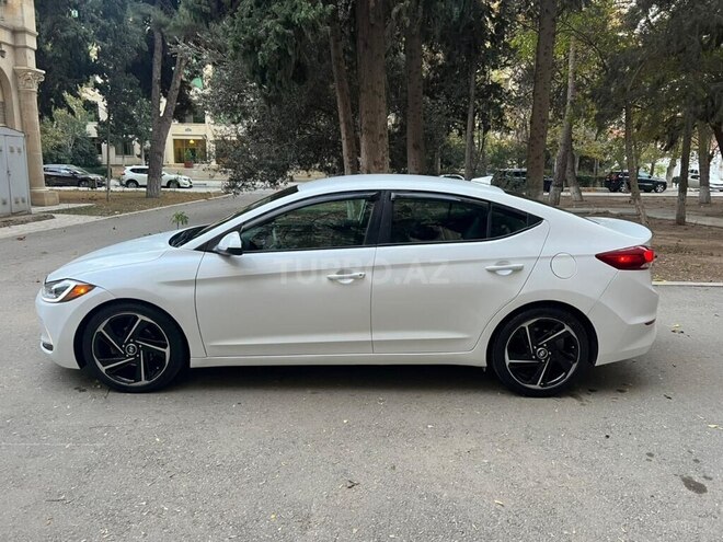 Hyundai Elantra 2017, 124,800 km - 2.0 l - Bakı