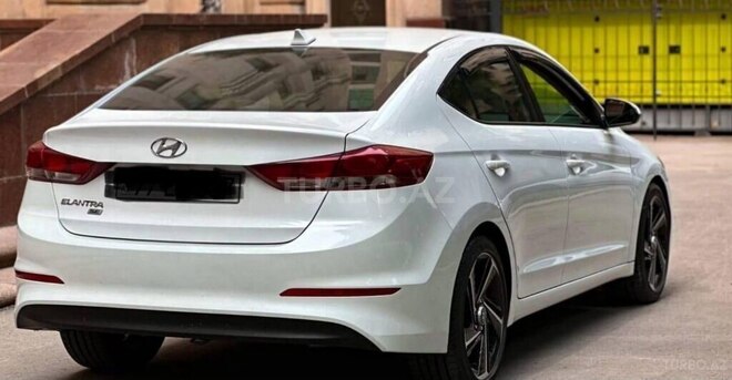 Hyundai Elantra 2017, 124,800 km - 2.0 l - Bakı