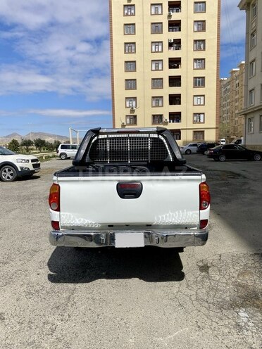 Mitsubishi L200 2014, 246,500 km - 2.5 l - Bakı