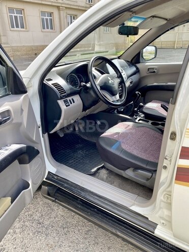 Mitsubishi L200 2014, 246,500 km - 2.5 l - Bakı