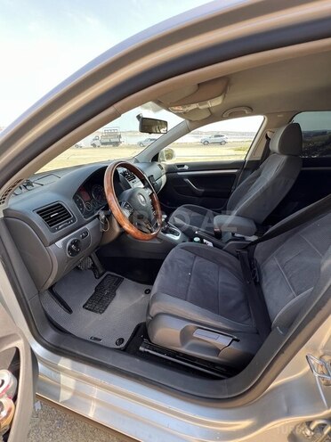 Volkswagen Jetta-14