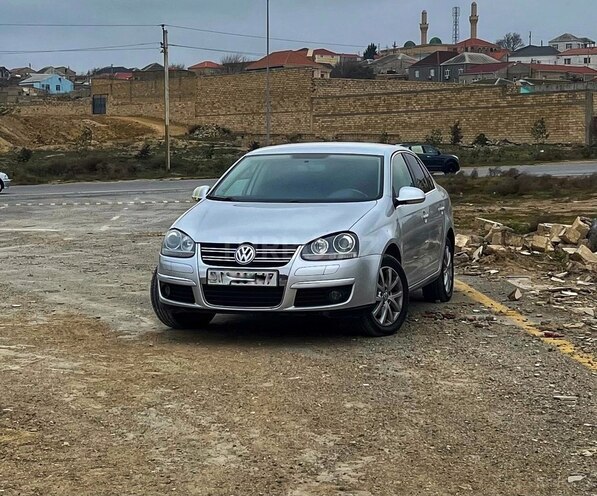 Volkswagen Jetta-2