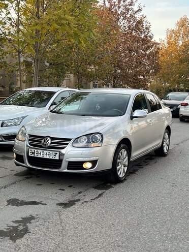 Volkswagen Jetta-1
