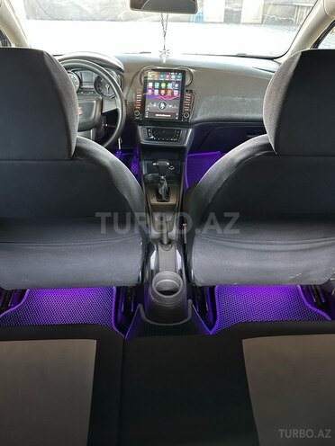 SEAT Ibiza-11