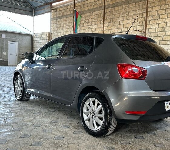 SEAT Ibiza-5