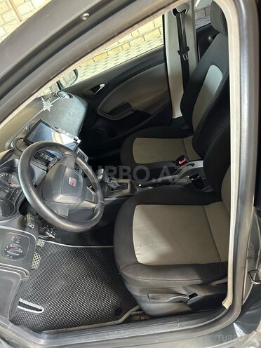 SEAT Ibiza-7