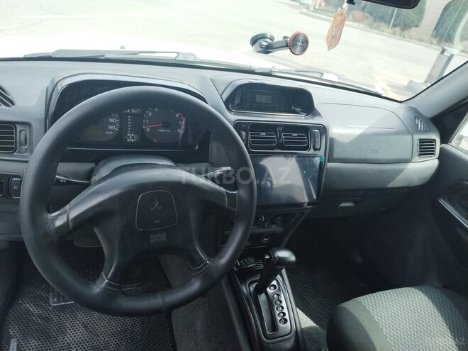 Mitsubishi Pajero io 2003, 235,433 km - 2.0 л - Gəncə