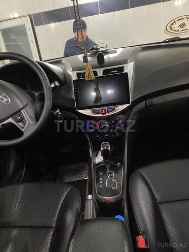 Hyundai Accent 2015, 233,800 km - 1.6 л - Bakı