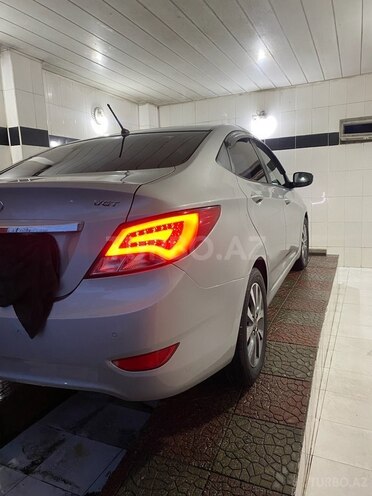 Hyundai Accent 2015, 233,800 km - 1.6 л - Bakı