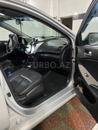 Hyundai Accent 2015, 233,800 km - 1.6 л - Bakı