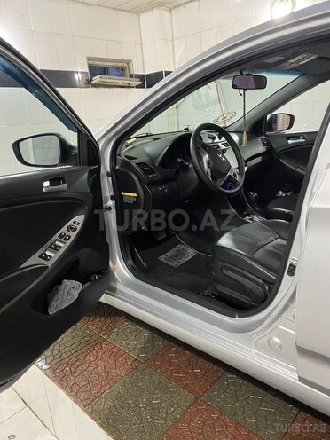 Hyundai Accent 2015, 233,800 km - 1.6 л - Bakı
