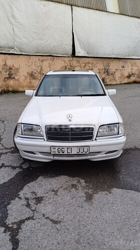 Mercedes C 230 2000, 235,000 km - 2.3 л - Bakı