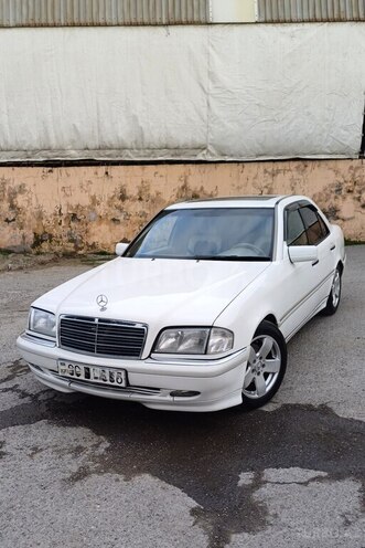 Mercedes C 230 2000, 235,000 km - 2.3 л - Bakı