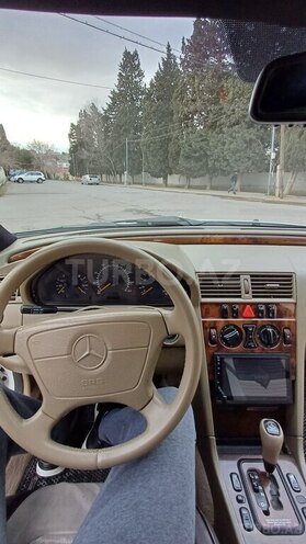 Mercedes C 230 2000, 235,000 km - 2.3 л - Bakı