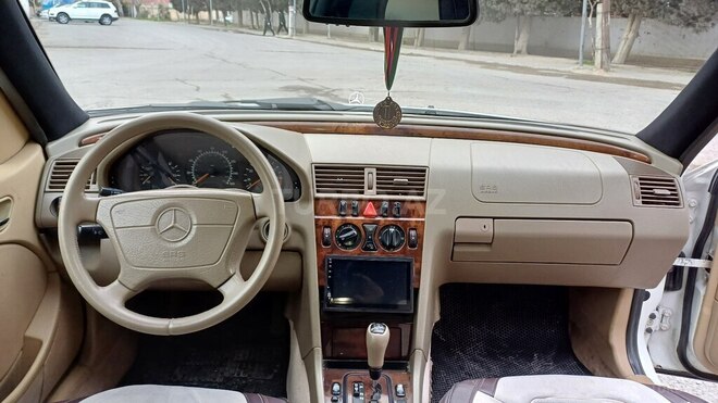 Mercedes C 230 2000, 235,000 km - 2.3 л - Bakı