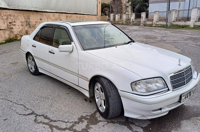 Mercedes C 230 2000, 235,000 km - 2.3 л - Bakı