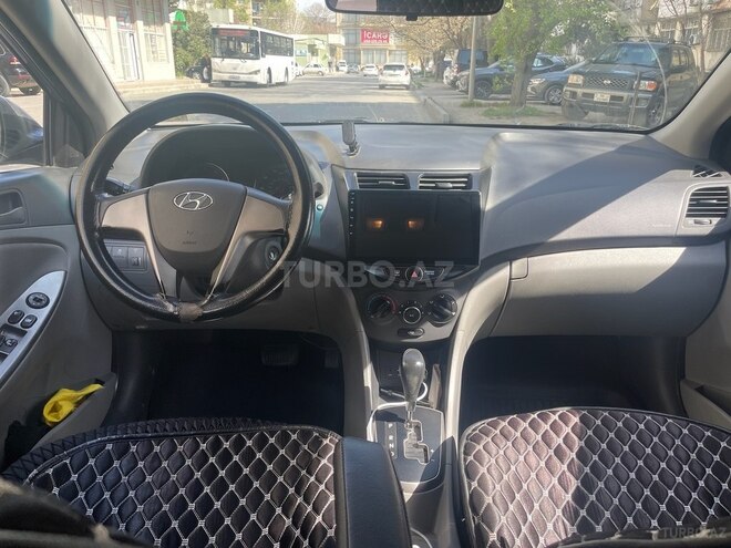 Hyundai Accent 2015, 266,398 km - 1.6 l - Bakı