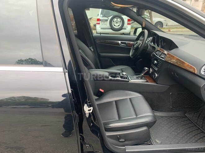 Mercedes C 250 2014, 208,000 km - 1.8 л - Bakı