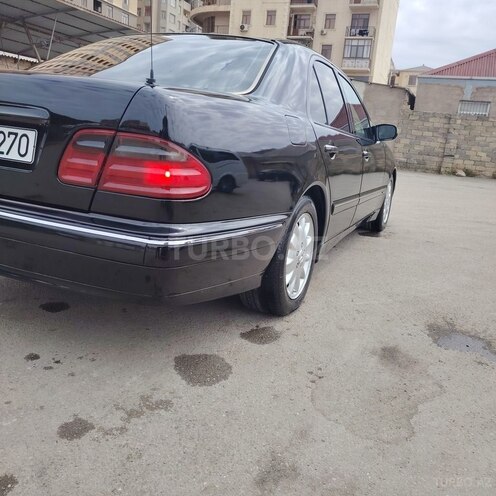 Mercedes E 270 1999, 52,270 km - 2.7 l - Bakı