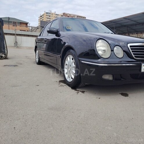 Mercedes E 270 1999, 52,270 km - 2.7 l - Bakı