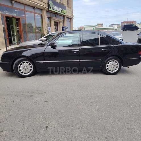Mercedes E 270 1999, 52,270 km - 2.7 l - Bakı