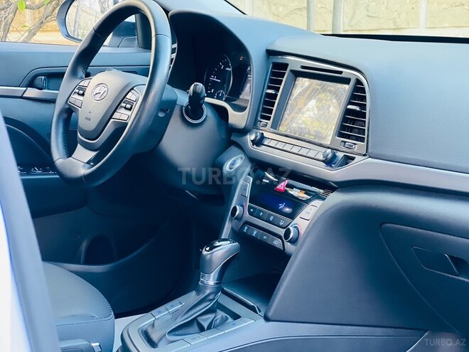 Hyundai Avante 2017, 131,200 km - 1.6 l - Bakı