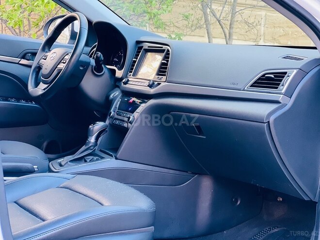 Hyundai Avante 2017, 131,200 km - 1.6 l - Bakı