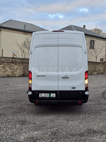 Ford Transit-7