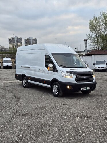 Ford Transit-3