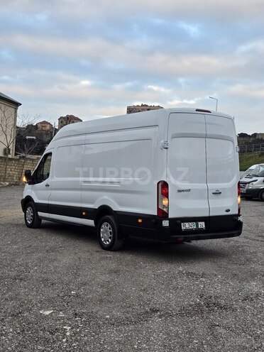 Ford Transit-6