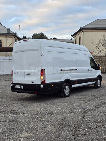 Ford Transit-8