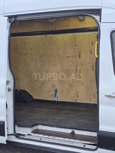 Ford Transit-18