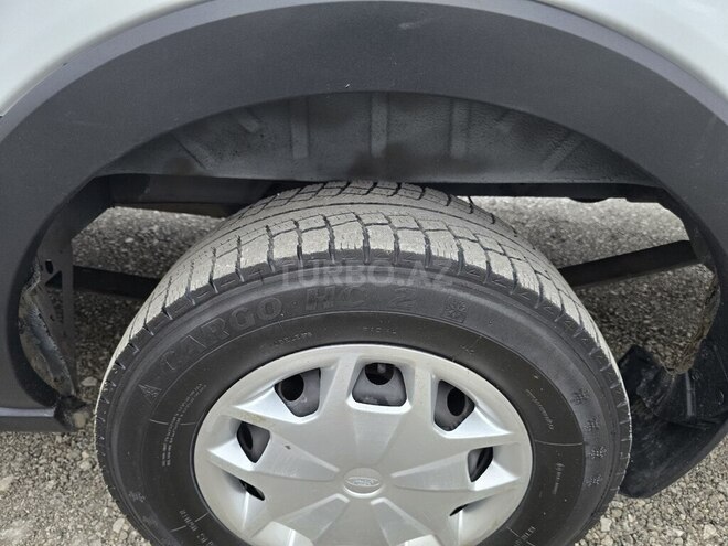 Ford Transit-20