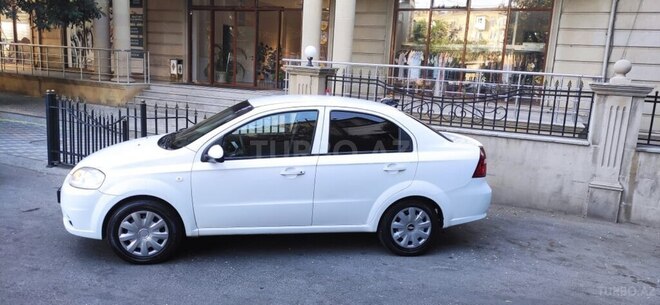 Chevrolet Aveo-3