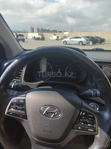 Hyundai Elantra 2018, 135,000 km - 2.0 l - Bakı