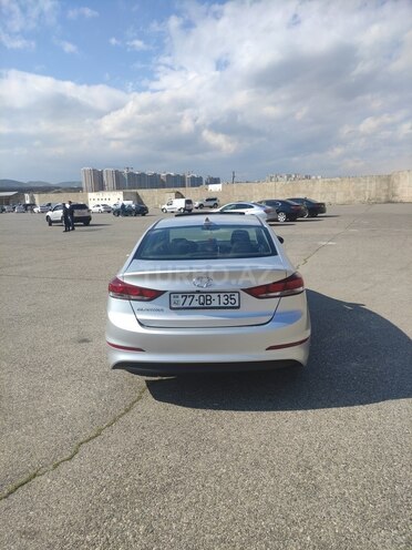 Hyundai Elantra 2018, 135,000 km - 2.0 l - Bakı